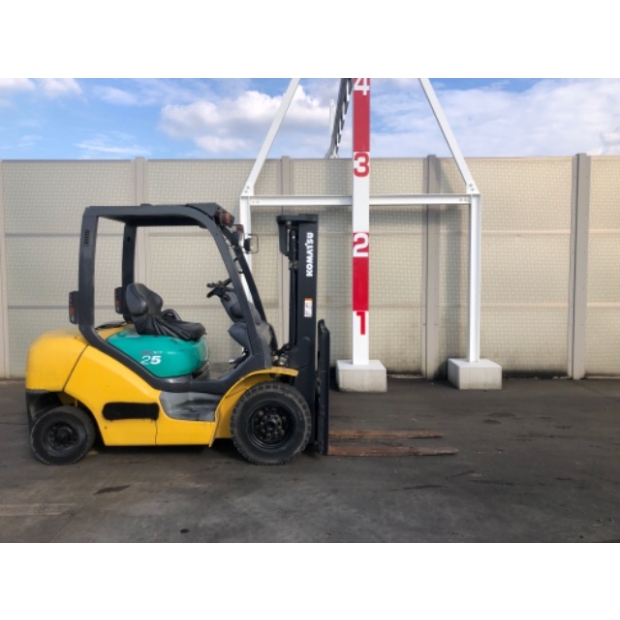 KOMATSU FD25T-15 