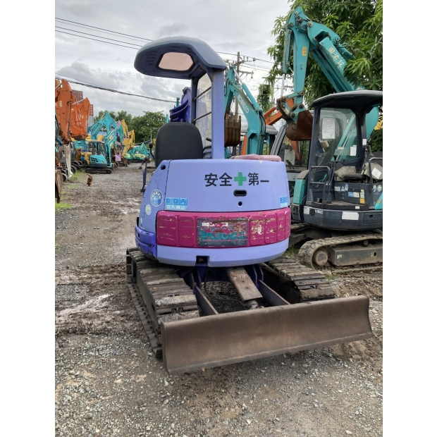 Komatsu PC28UU-2e13765