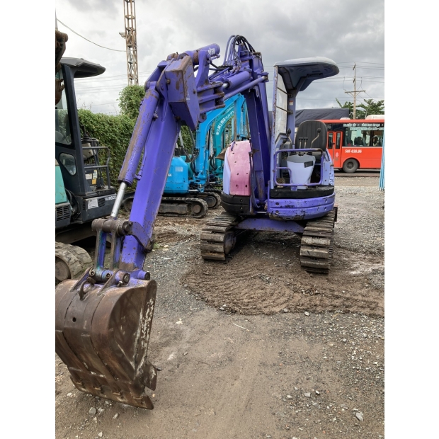 Komatsu PC28UU-2e13765