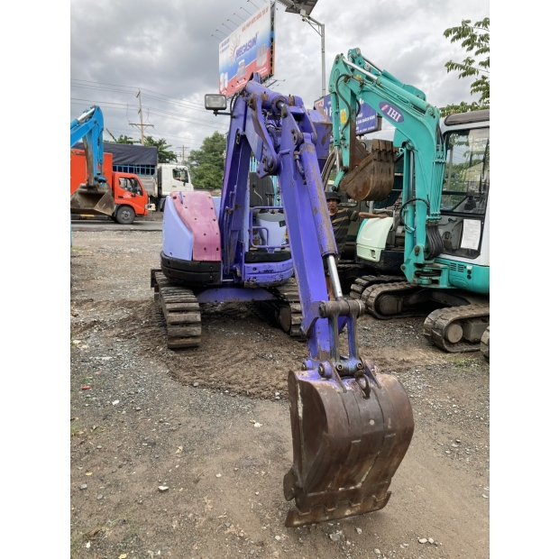 Komatsu PC28UU-2e13765