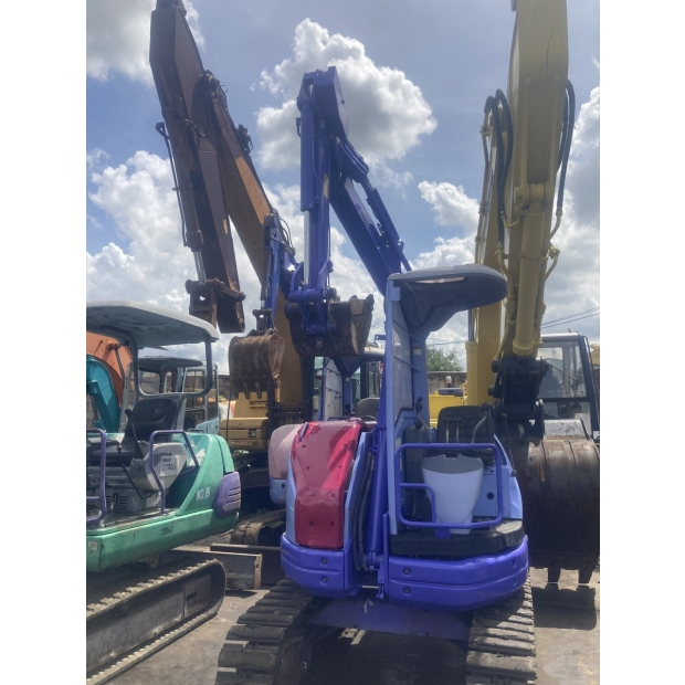 Komatsu Pc28uu-2e-12352