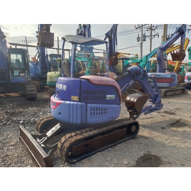 Komatsu PC30UU-3-11673